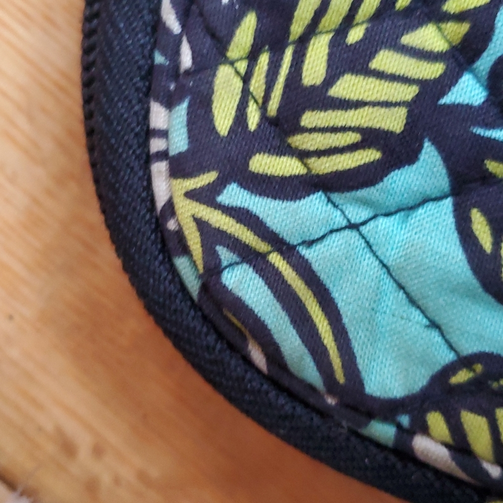 Vera Bradley 11x14 green,aqua,white, blk zipper bag - Picture 6 of 14